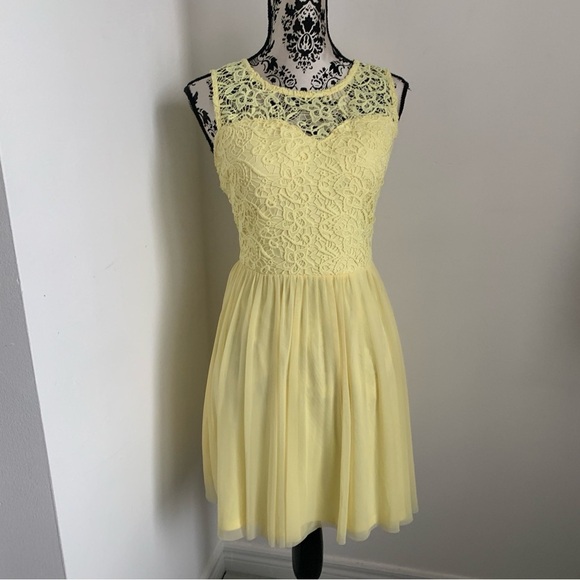 Suzy Shier Yellow Sleeveless Mini Dress - Picture 2 of 9